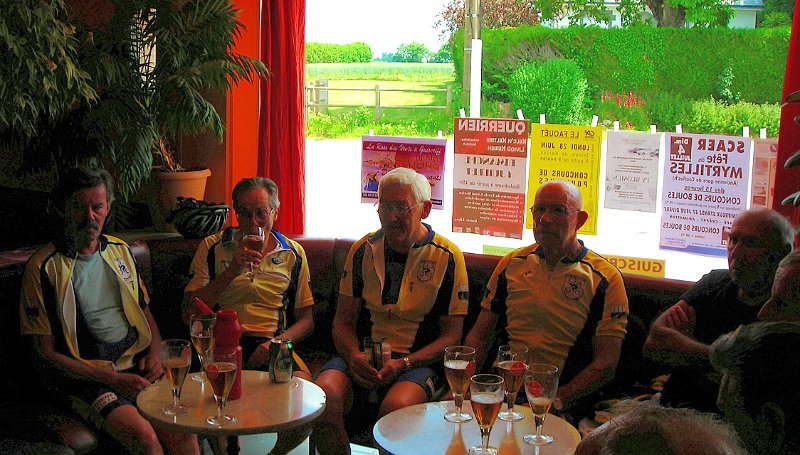 2010-06-24 26 Guiscriff On recharge les batteries.JPG